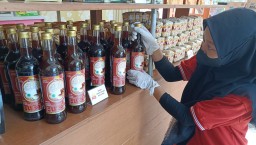 Pesanan Sirop Buah Salak Asli Jombang Moncer di Momen Ramadan dan Lebaran