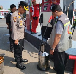 Jelang Lebaran Polisi di Jombang Sidak SPBU, Antisipasi Kecurangan Isi BBM