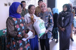 PKM di Kecamatan Waru dan Sedati Menerima Bantuan Pangan Beras