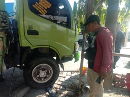 Buruh Pabrik Tewas Tergencet Truk di Area Perusahaan PT Nusantara Beton Desa Sumput