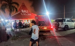 Sepuluh Ekor Kambing Terpanggang Akibat Kebakaran di Kelurahan Lumpur Kabupaten Gresik