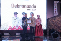 PT Smelting Dapat Penghargaan dari Bupati Gresik Atas Dukungannya Kepada Dekranasda