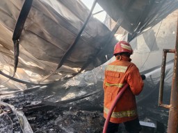Pabrik Kasur di Driyorejo Gresik Kebakaran, Kerugian Rp4 Miliar