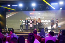 Berhasil Tingkatkan Digital Banking dan Dukung Pengembangan Media Lokal, Bank Jatim Borong Dua Penghargaan Sekaligus