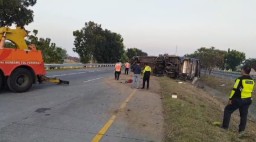 Bus Pariwisata Kecelakaan Tunggal di Tol Jombang, Satu Orang Meninggal Dunia