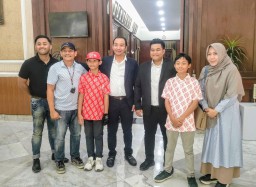 Atlet Golf Cilik Asal Gresik Akan Berlaga di Junior Golf Johor Open di Malaysia, Pamitan ke Ketua DPRD Gresik