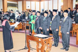 Pimpinan DPRD Gresik Resmi Dikukuhkan, Fokus Kawal Pendapatan Daerah 