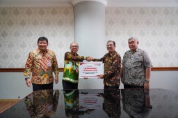 Bank Jatim Sumbang 50 Unit Sepeda Listrik ke Unair, Kontribusi Mengurangi Emisi