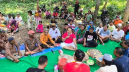 Ratusan Masyarakat Bandealit Jember Curhat 79 Tahun Jalan Tidak Mulus, Diperbaiki Era Hendy-Firjaun