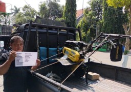 Berikan Kemudahan Petani, Poktan Tembakau di Ngusikan Jombang Terima Batuan Mesin Cultivator DBHCT 2024