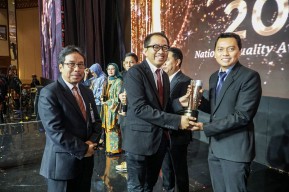 Konsisten Lindungi Konsumen dengan Penerapan SNI, Petrokimia Gresik Raih Penghargaan Tertinggi Platinum pada SNI Award 2024