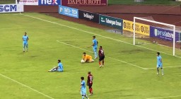 Bermain dengan 10 Pemain, Persela Patahkan Kemenangan Beruntun Persipura