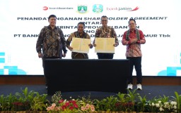 Bank Jatim dan Bank Banten Teken Shareholder Agreement Sebagai Lanjutan Proses KUB