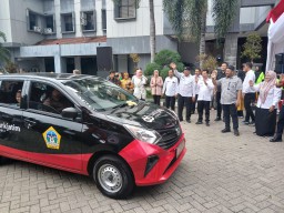 Bank Jatim Serahkan Bantuan 3 Unit Mobil untuk Mendukung Layanan ABK di Gresik