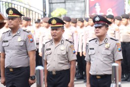 Polres Bojonegoro Memberikan Kenaikan Pangkat kepada 17 Perwira dan 42 Bintara