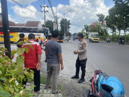 Di Bojonegoro, Pengemudi Bus vs Motor Hampir Adu Jotos setelah Terjadi Laka
