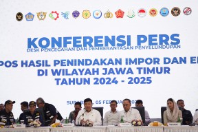 Terminal Petikemas Surabaya (TPS) Siapkan Alat Pemindai Petikemas untuk Meningkatkan Efisiensi dan Keamanan dalam Ekspor Impor