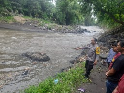 Jelang Berbuka Puasa, Warga Mrawan Digegerkan Penemuan Mayat Bayi Perempuan di Sungai Pringtali Jember