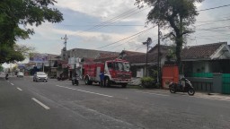 Truk Damkar Kembali Mogok Saat Berangkat Bertugas Amankan Kunjungan Kapolda Jatim di Jember