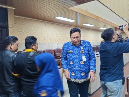 Plh. Kadinkes Jember Dikecam DPRD Usai Pergi ke Luar Negeri Tanpa Izin, Ribuan Nakes Tak Terima Honor