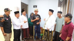 Bupati Jombang Serahkan 19 Unit Huntara untuk Warga Terdampak Longsor di Wonosalam
