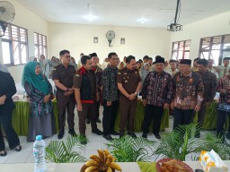 Kejaksaan Gresik Edukasi Sekolah, Beri Penyuluhan Hukum di SMPN 24