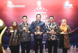 RSUD Dr. Mohammad Zyn Sampang Raih Penghargaan Top Award di Jakarta