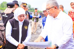 Gubernur Khofifah Targetkan Tanggul Semeru Rampung Dalam Tiga Bulan