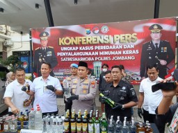 Polisi Gagalkan Peredaran Miras Antar Provinsi di Jombang, 716 Botol Disita