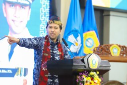 Wagub Emil Dardak Ajak Rektor PTN Se-Jatim Bangun Knowledge System Menuju Indonesia Emas 2045