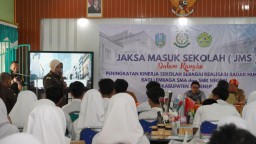 SMKN 1 Sumenep Jadi Lokasi Perdana Program Edukasi Hukum Jaksa Masuk Sekolah