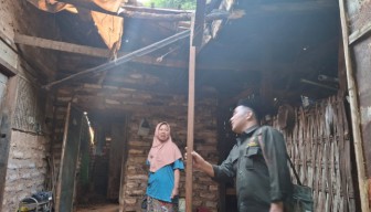 Baznas Sumenep Bedah Rumah Janda Lansia di Dasuk, Wujudkan Rumah Layak Huni