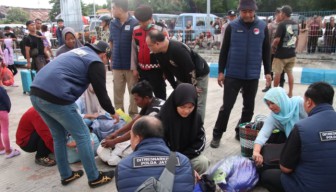 Razia Narkoba di Pelabuhan Kalianget, Polisi Tes Urine Penumpang