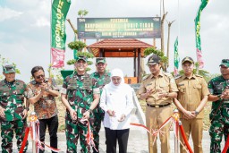 Gubernur Khofifah Resmikan Kampung Pandu di Lamongan