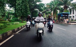 Waspadai Jalan Berlubang! Ini 9 Tips Aman Berkendara di Kota Malang