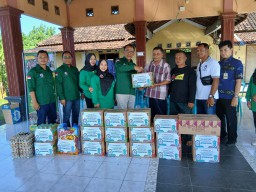 IDI dan IIDI Gresik Salurkan Sembako untuk Ringankan Beban Korban Banjir di Balongpanggang