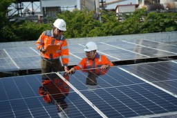 SIG Tingkatkan Dekarbonisasi dan Transisi Industri Hijau dengan Dongkrak Kapasitas PLTS hingga Enam Kali Lipat