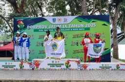 Triathlon Gresik Ukir Sejarah, Raih Juara Umum dan 6 Medali di Debut Porprov IX Jatim 2025