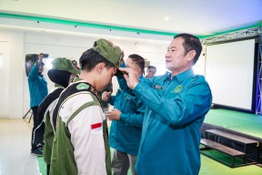 Bupati Yes Lepas 950 Mahasiswa KKN Unisla, Dorong Literasi Sosial Ekonomi dan SDM Unggul Desa