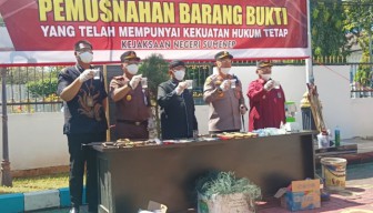 Kejari Sumenep Musnahkan Barang Bukti dari 89 Kasus Hukum Inkrah