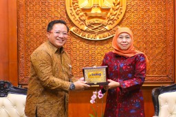 Perkuat Ekonomi Desa, Gubernur Khofifah Gandeng Bulog untuk Koperasi Merah Putih