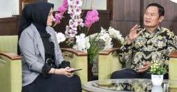 Jadi Narasumber, Bupati YES Paparkan Capaian 100 Hari Kerja dan Visi Kejayaan Lamongan