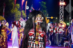 Dukung Kreativitas dan Pariwisata, Lamongan Night Carnival Jadi Puncak Perayaan HUT ke-80 RI