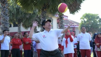 Wabup Imam Hasyim Curi Perhatian di Lomba Voli Antar-OPD Sumenep, Ini Penyebabnya