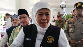 Gubernur Khofifah Tinjau Langsung Penanganan KLB Campak di Sumenep