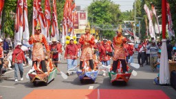 Ratusan Pelajar Lamongan Pamerkan Kreativitas di Meg Karnaval Kemerdekaan
