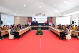 Beri Pengarahan di Kalimantan Selatan, Menteri Nusron Minta Jajaran Atasi Gap dalam Sertipikasi Tanah