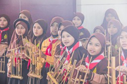 Rangkaian HUT ke-80 RI, TTL Ajak Pelajar Kenali Pelabuhan, Lestarikan Angklung, dan Galakkan Penghijauan
