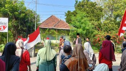 Upacara HUT ke-80 RI di Desa Brambang: Meriah dengan Nuansa Kearifan Lokal