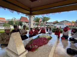 Semarak Honda Community Convoy Merdeka, Ratusan Bikers Ramaikan Hari Kemerdekaan di Surabaya